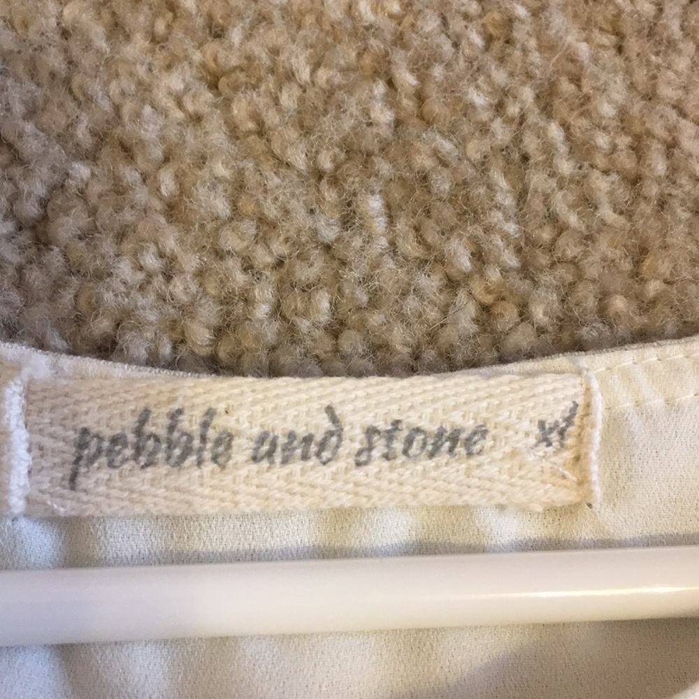 White Top - Picture 4 of 5